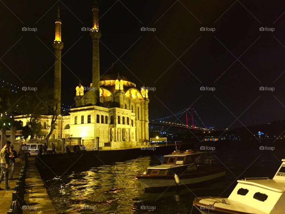 This city full of love, you will find your way somehow. Istanbul will make you feel every emotion, everything. It will make you sad, happy, warm, cold, lonely, belonged.. Somehow in everything, you will find love. 