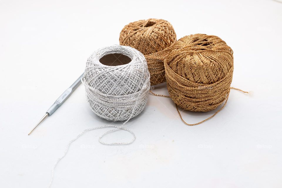 Crocheting strings