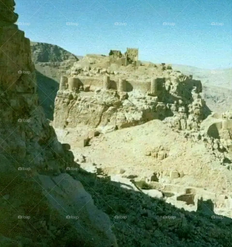 A very beautiful picture, and there is no better picture than it. There is no better picture of green herbs and colorful, red and white roses than it. Glory be to God, the natural and picturesque view, and there is no more