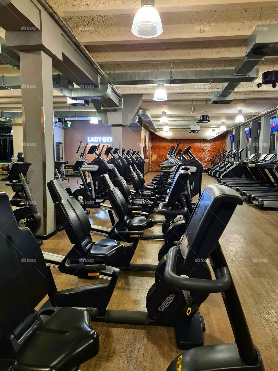 I liked this photo because of how organized everything looked. This photo got taken in Germany wuppertal.