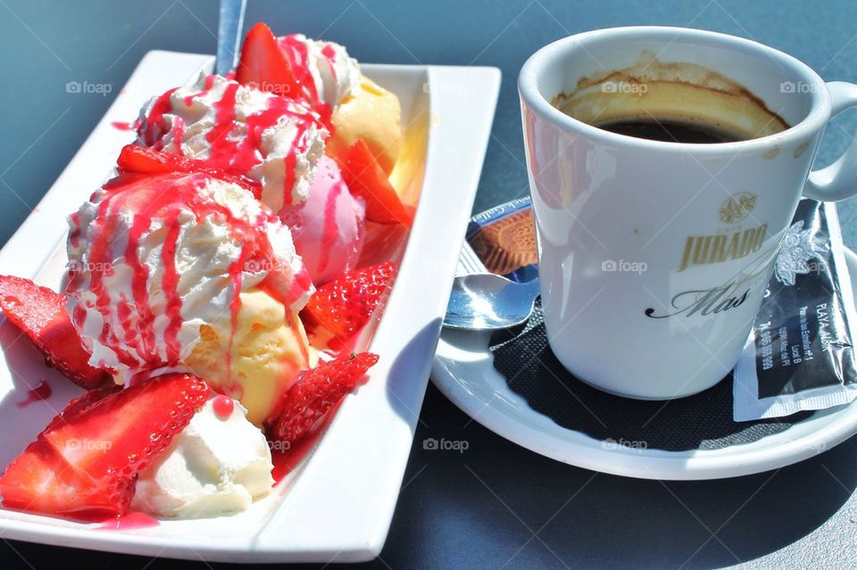 Icecream and coffee