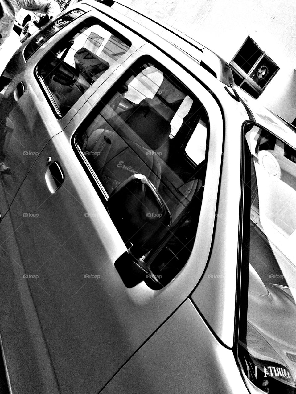 black&white, car