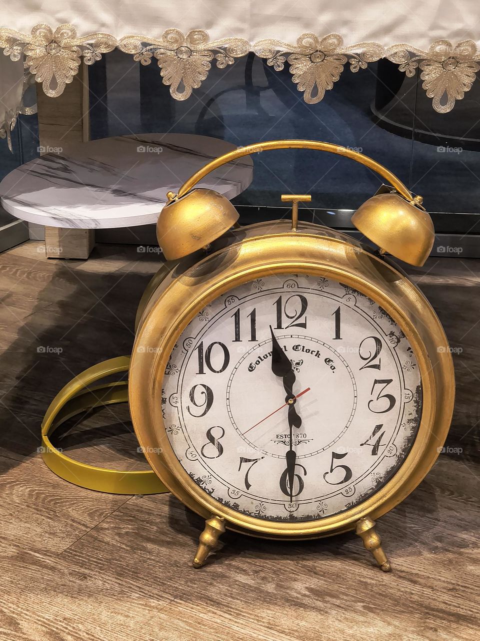 An echo of the past in every second