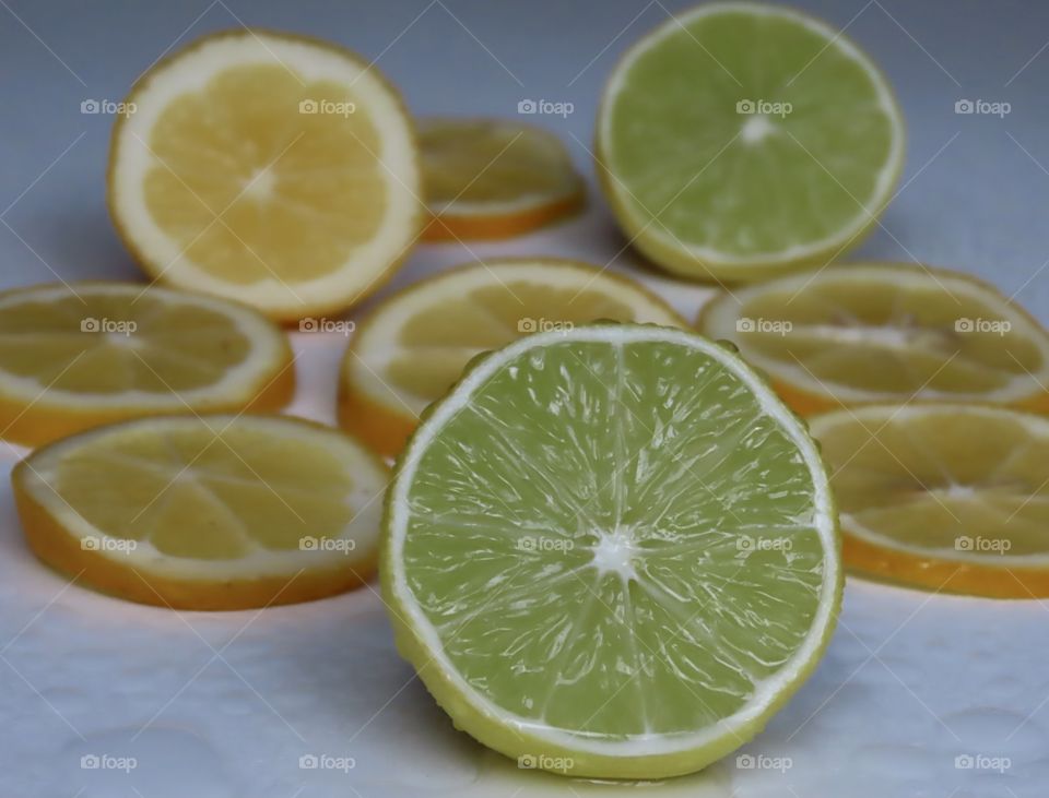 Summer citrus fruits: limes and lemons 🍋