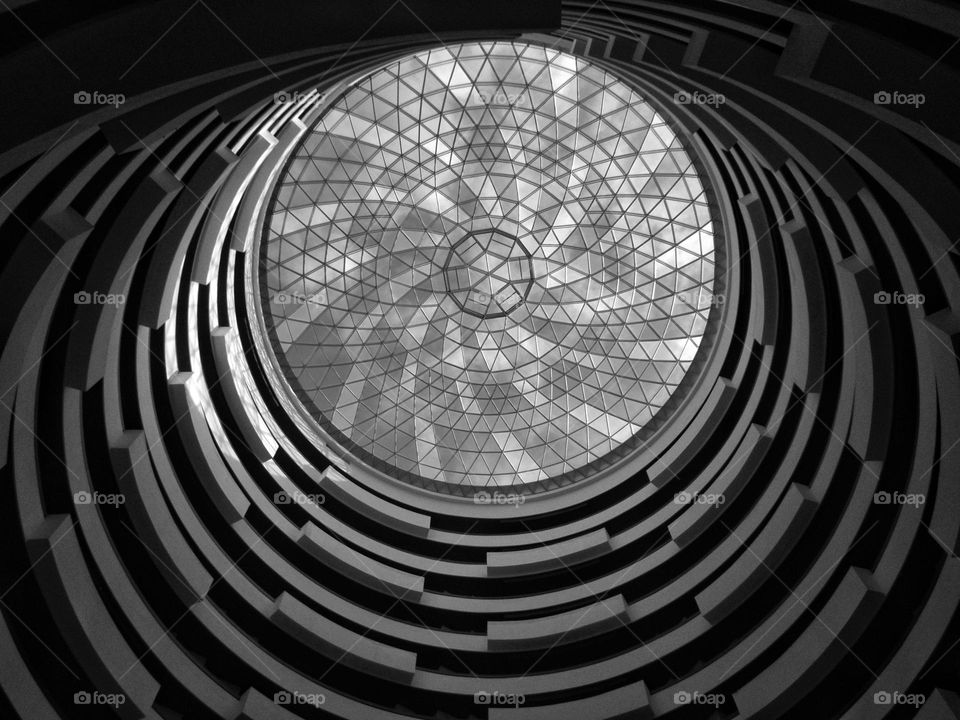 Circle architectur ceiling view from below