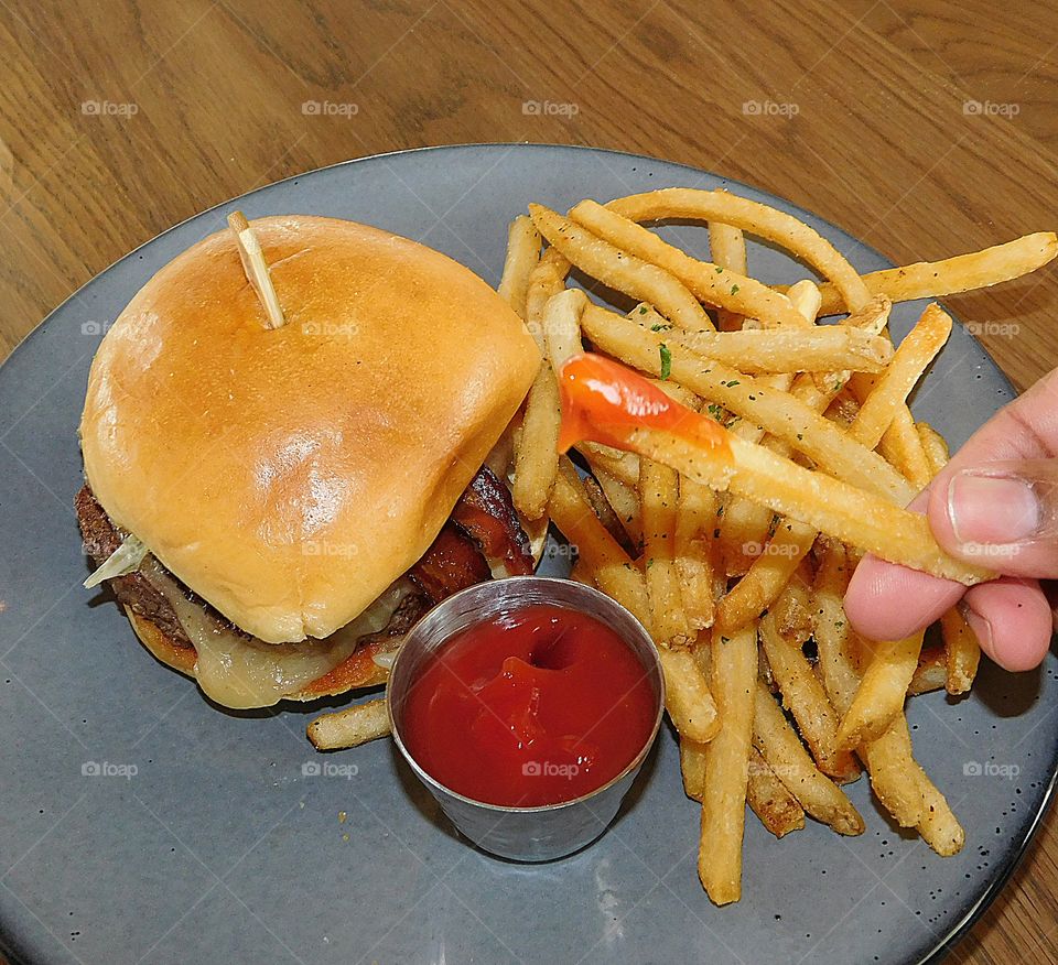 Favorite sandwich - Cheeseburger and fries