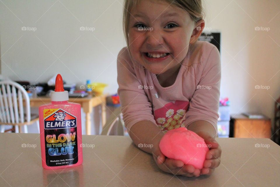 making elmers glue slime