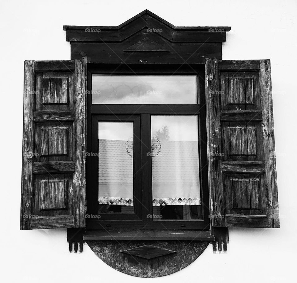 Wooden window in the old architecture🤍🪟🖤