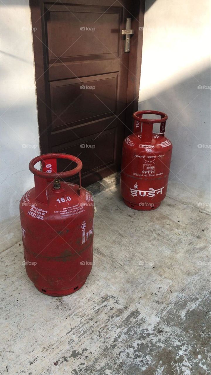 gas cylinder