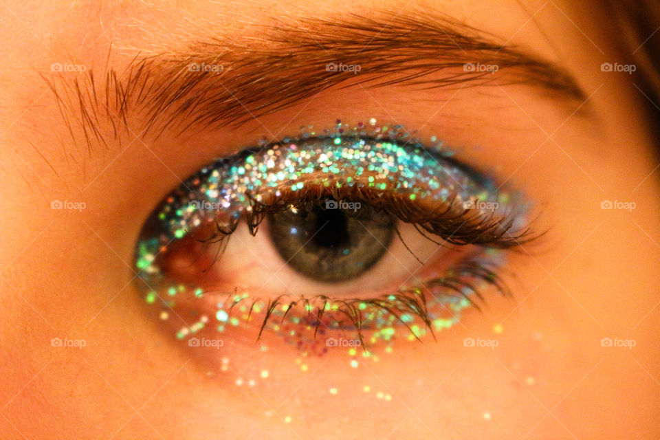 Eye make up with glitter 