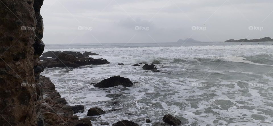 Day with rain in Guarujá beach