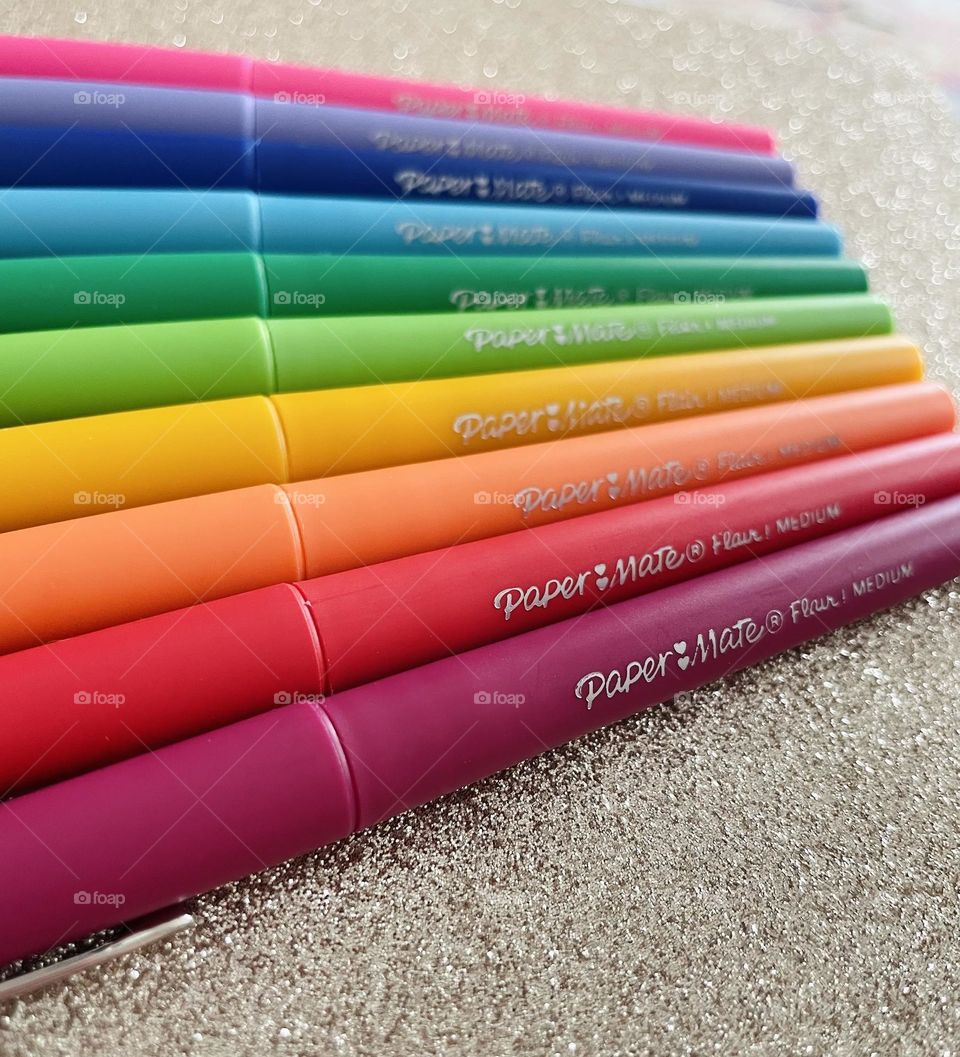 I love theses pens. The Paper Mate Flair Pen is the best thing to write and draw with. Any teacher will agree with me! 