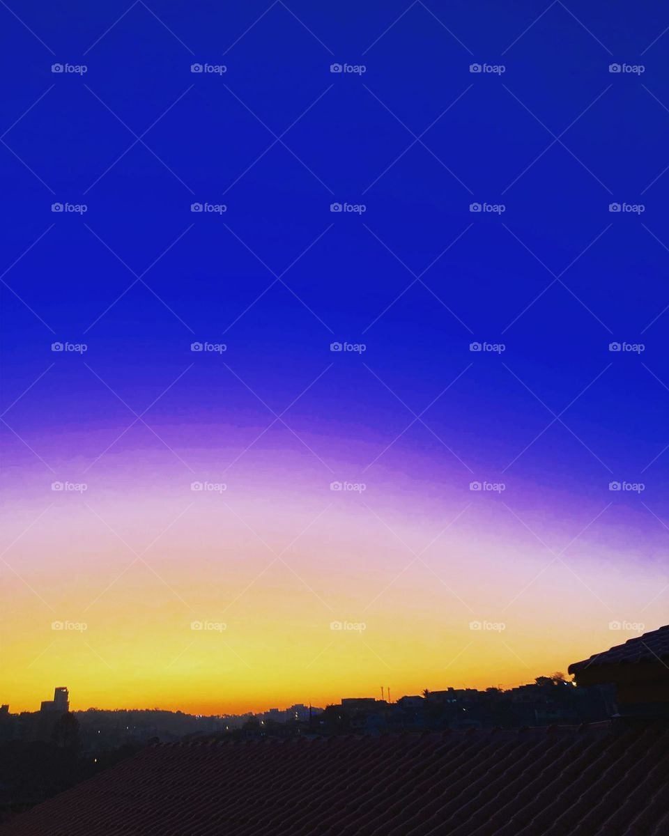 🇺🇸 The colorful sky at 06:30: what a beauty!  I get inspired by these infinity paintings… / 🇧🇷 O céu colorido das 06h30: que beleza! Eu me inspiro com essas pinturas do infinito…