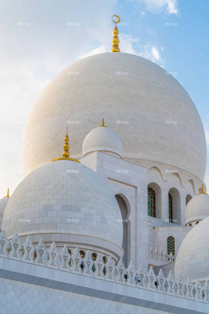 Details of the Sheikh Zayed Grand Mosque in Abu Dhabi