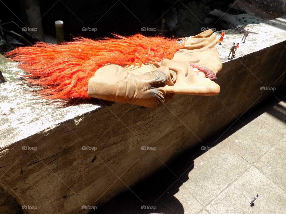 The world of liliput, giant mask