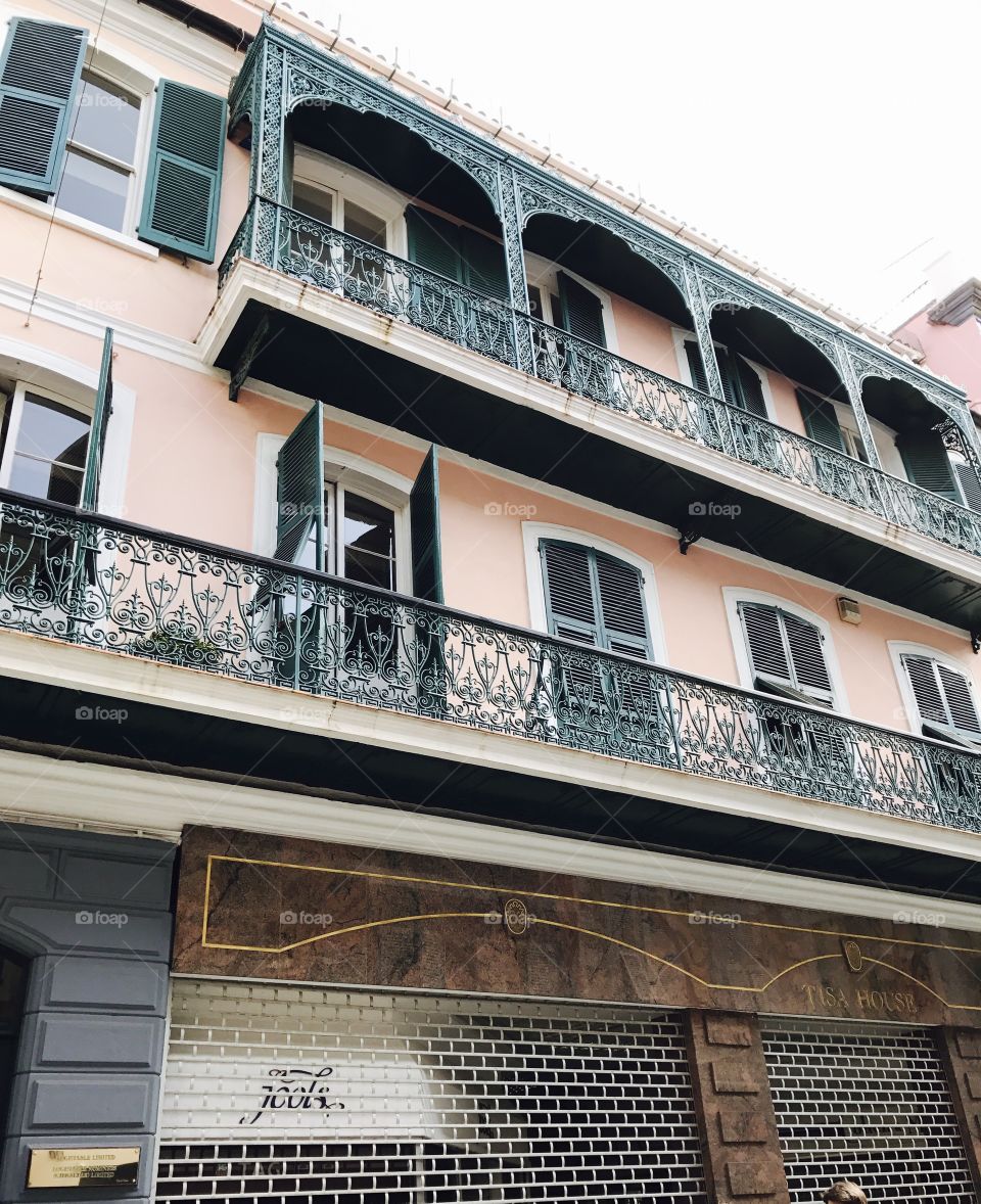 Buildings-street-balcony 