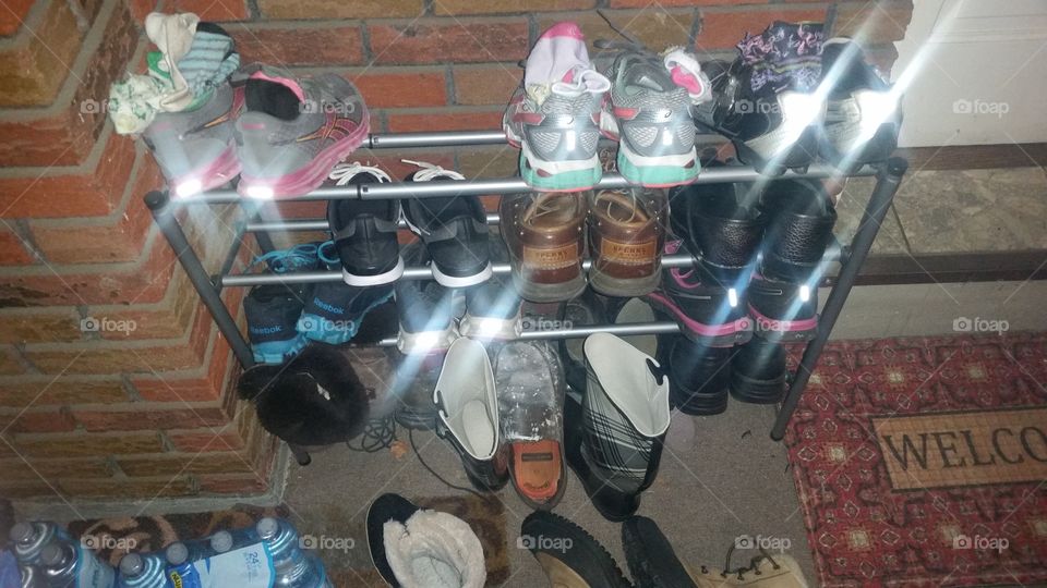 loght reflection on shoes