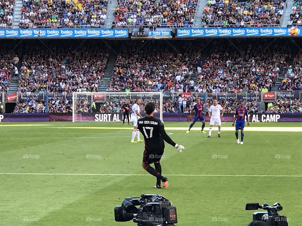 Epic moment right behind the goal of Barca & Manchester United game in Barcelona