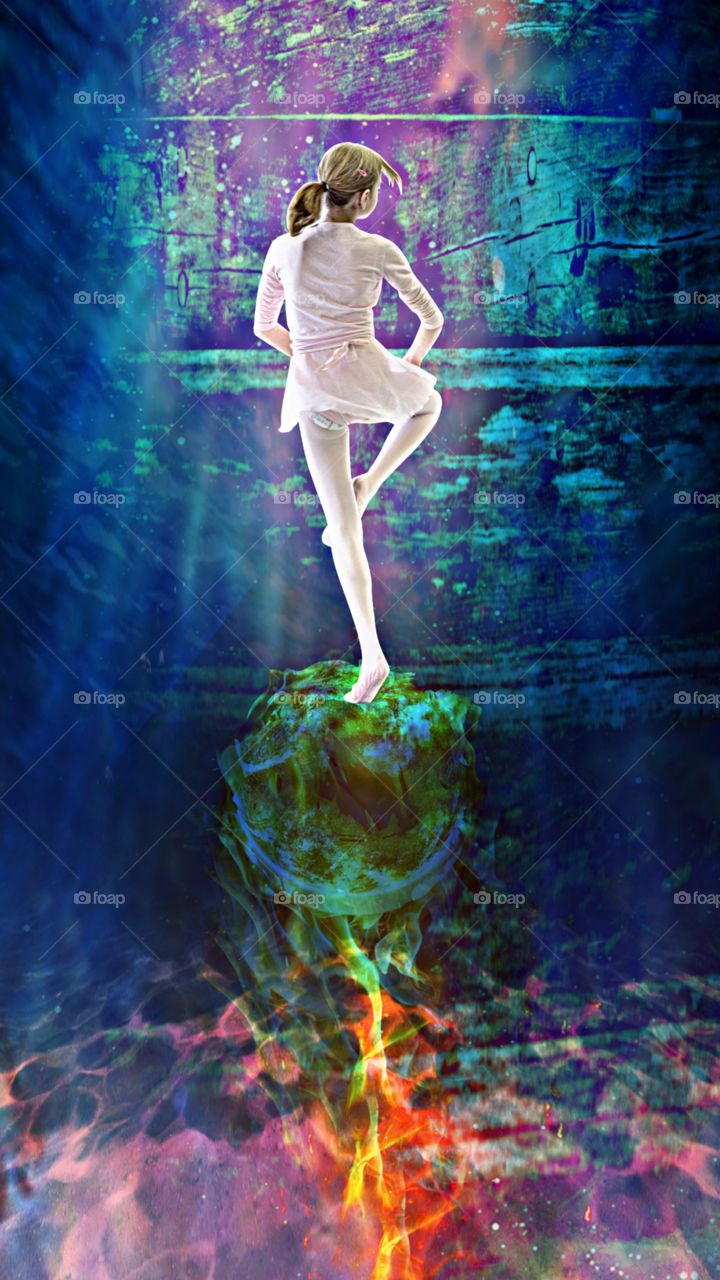 girl dancing in underwater hd photography