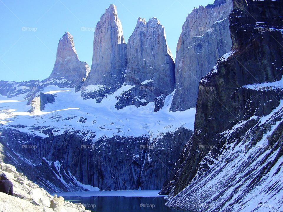 The Torres del Paine National Park is one of the largest and most important national parks in Chile, and a protected wilderness area. In 2006, it occupied an area of ​​242 242 ha, approximately. It is the third with the most visits, of which about 75% corresponds to foreign tourists, especially Europeans. It is located 112 km north of Puerto Natales and 312 of the city of Punta Arenas.