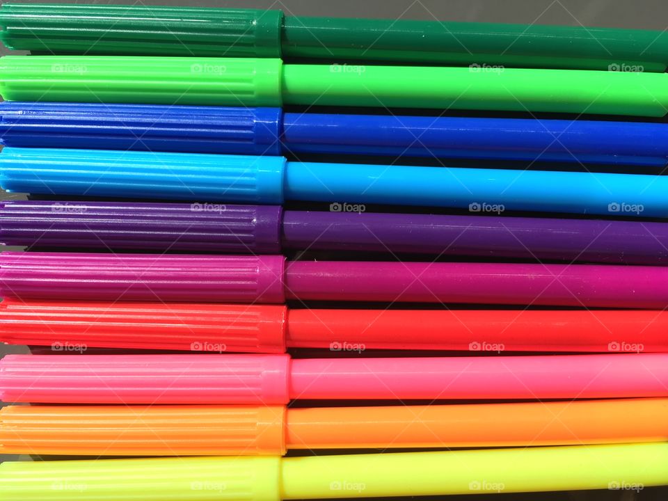 Multi colored flit tip pen