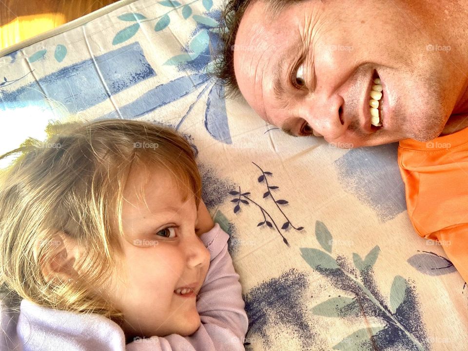 🇺🇸 My daughter Estela is my reason for living!  With your sweet smile, fatherhood is my meaning. / 🇧🇷 Minha filha Estela é a razão do meu viver! Com seu doce sorriso, a paternidade é o meu sentido.