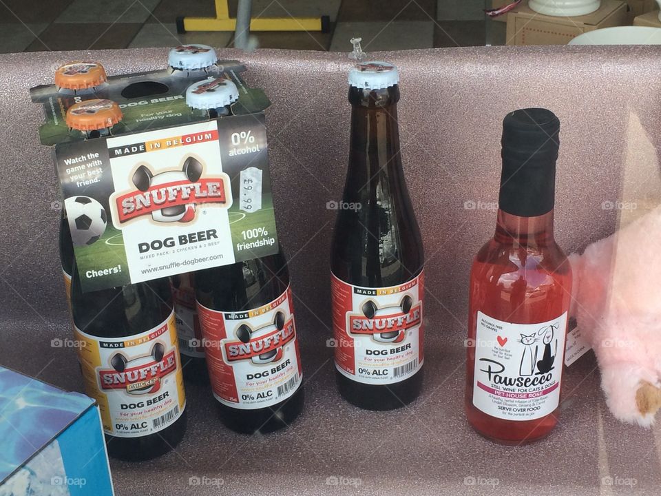 Beer and prosseco drinks for dogs and cats