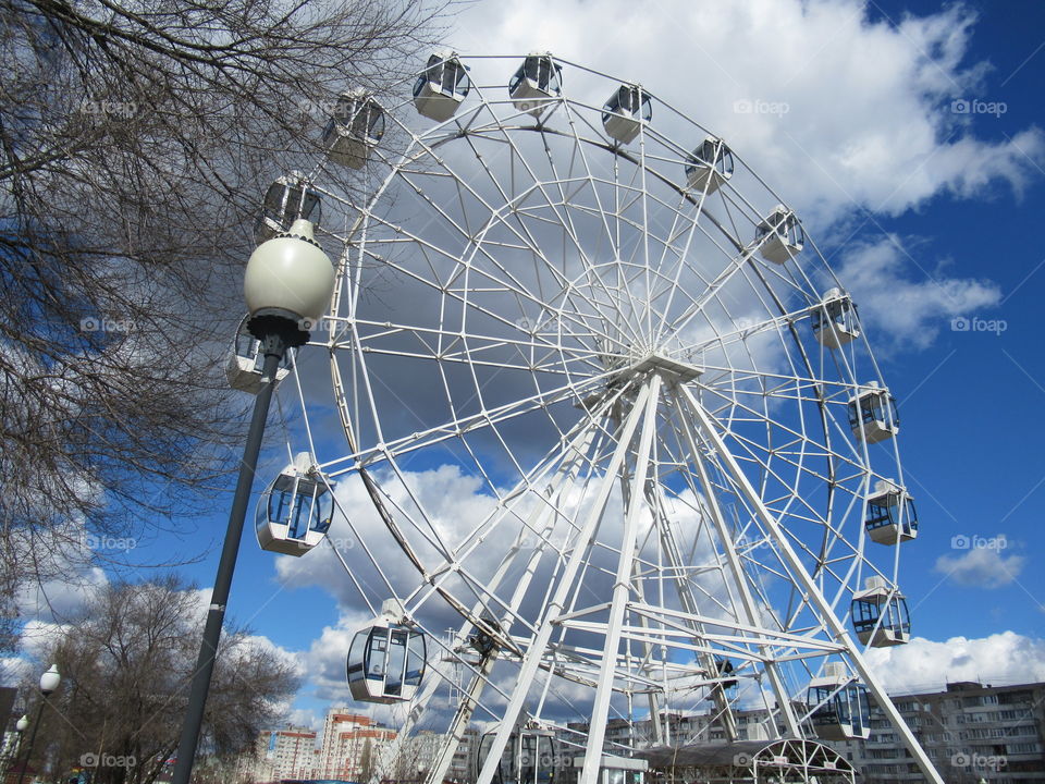 ferris wheel in the city