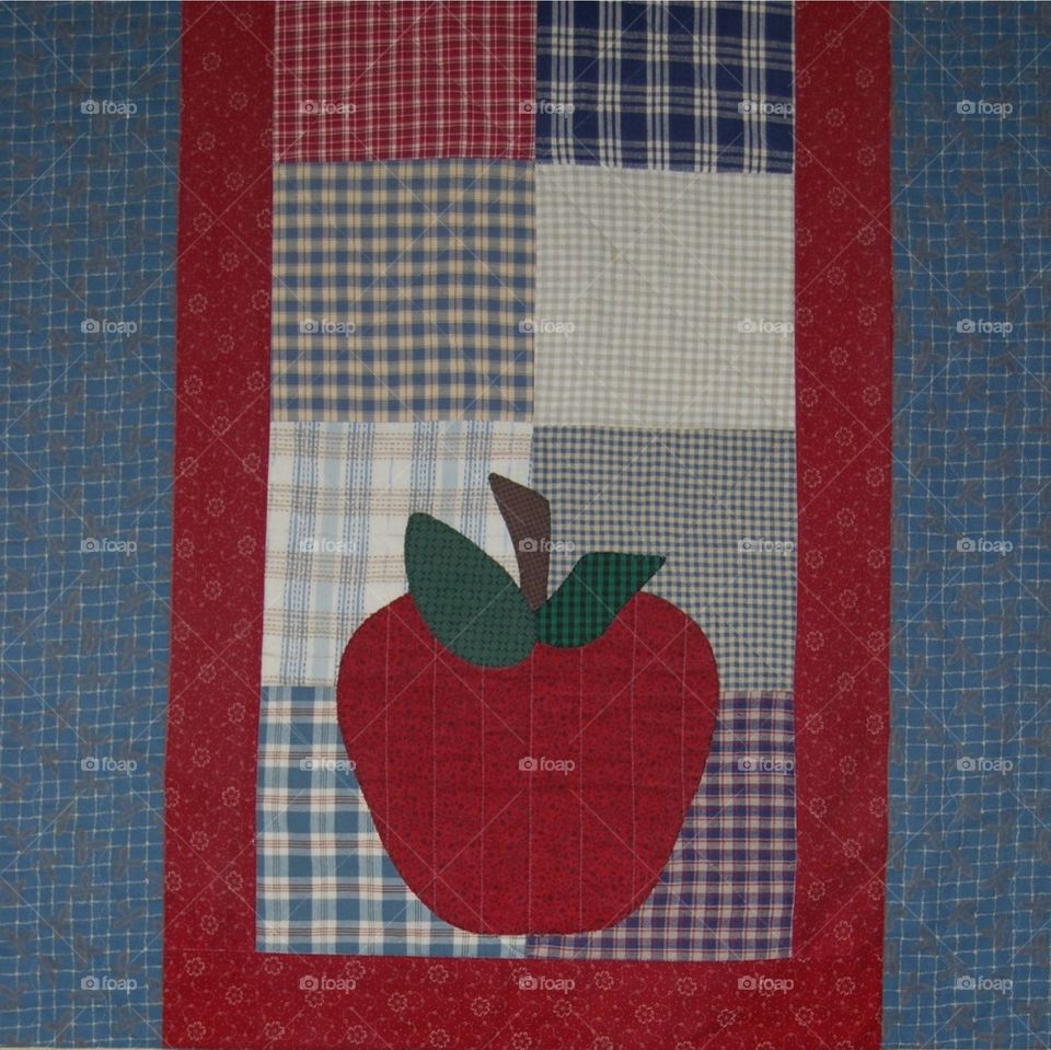 Apple wall hanging 