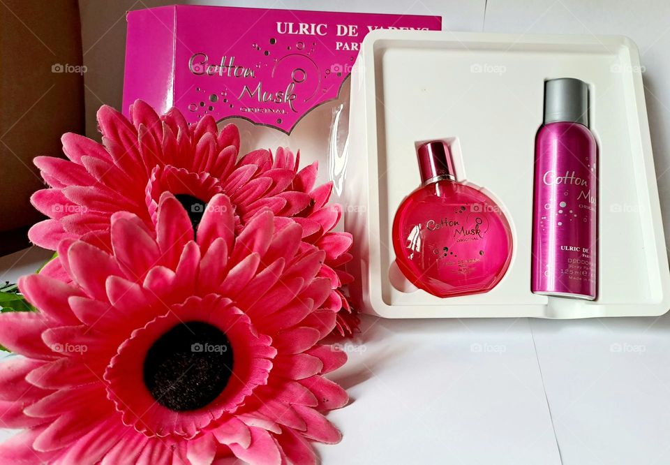 Pink parfume set