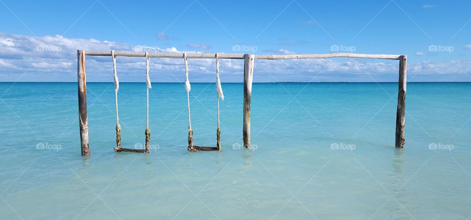 hamacas en el mar caribe