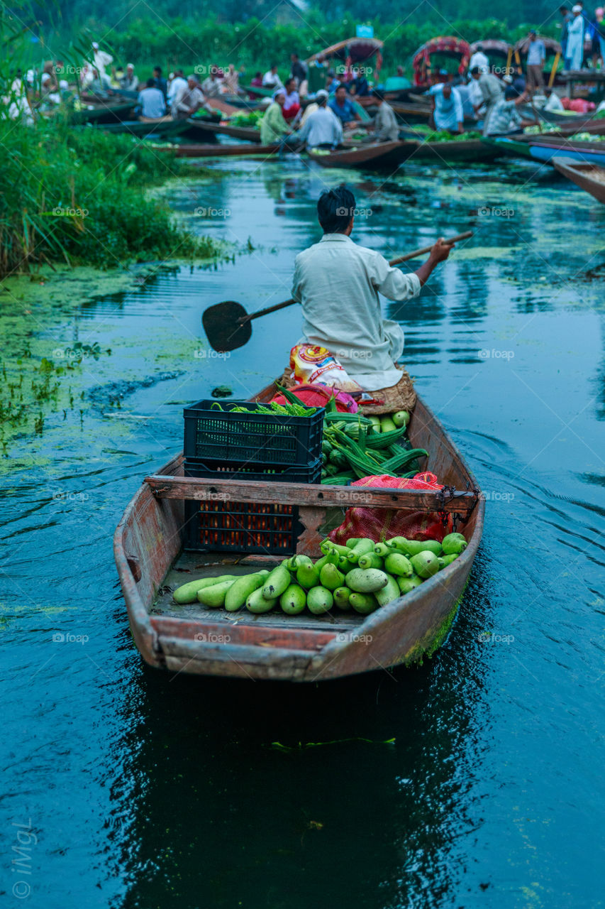  A prized possession of Jammu & Kashmir tourism, the floating market of Srinagar is a must see