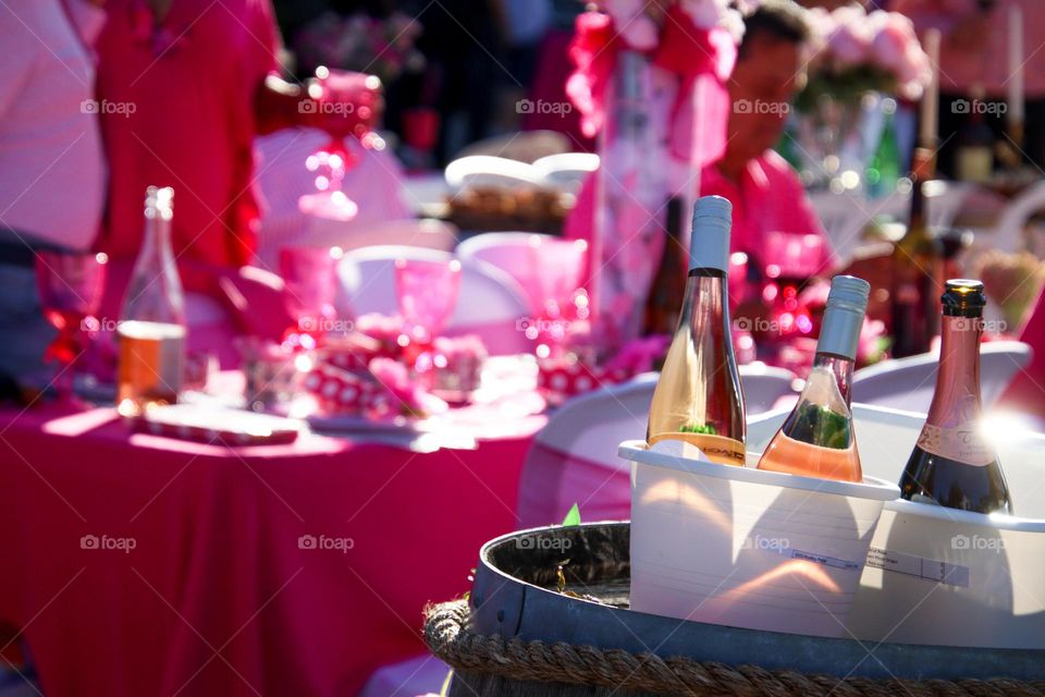 Wonderful outside dinner in the shades of pink