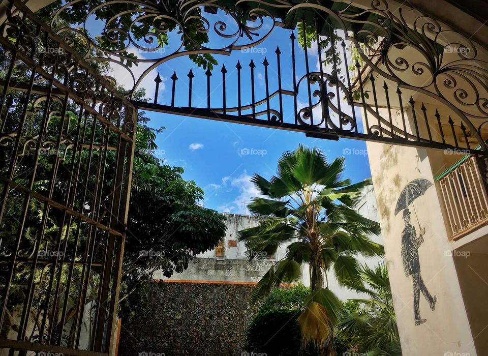 If you wander far enough, you’ll find the shiniest hidden gems right in the middle of the city! @ Havana, Cuba