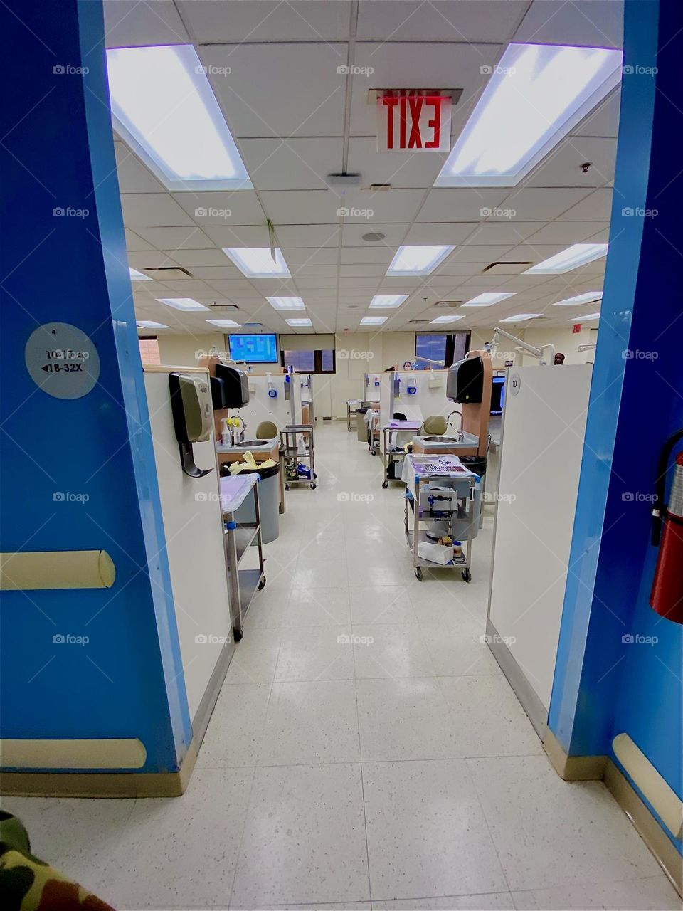 This is the „NYU Kriser Dental Center“ on „E 24th St“ in „Manhattan“. People without dental insurance can be helped in emergencies or have otherwise extremely costly work performed if time is NOT of the essence. 2024. Hypnotic Productions