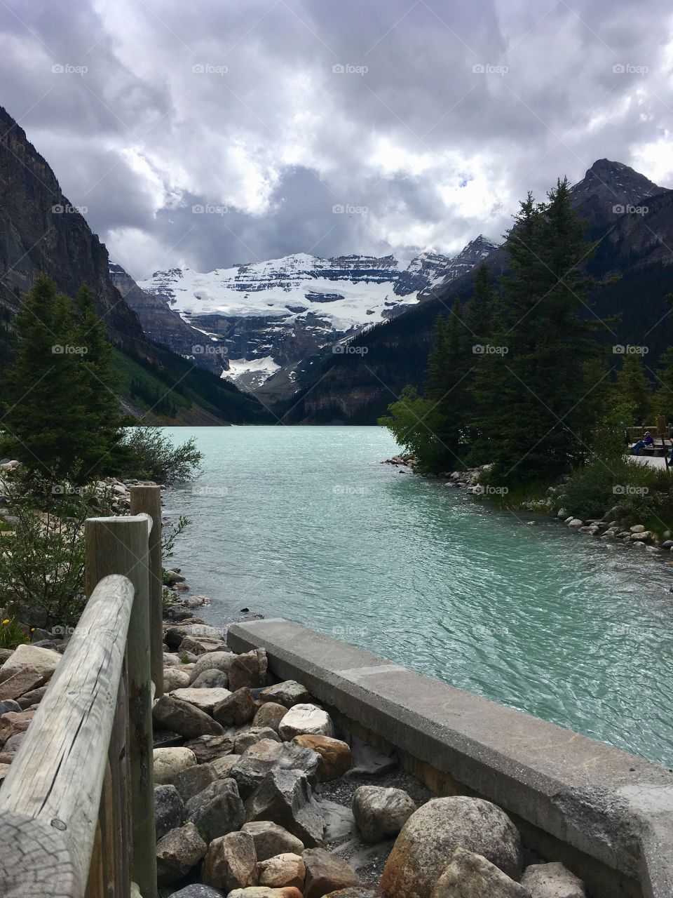 Lake Louise turquoise water