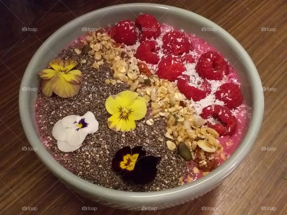 redberries, strawberry smothie bowl