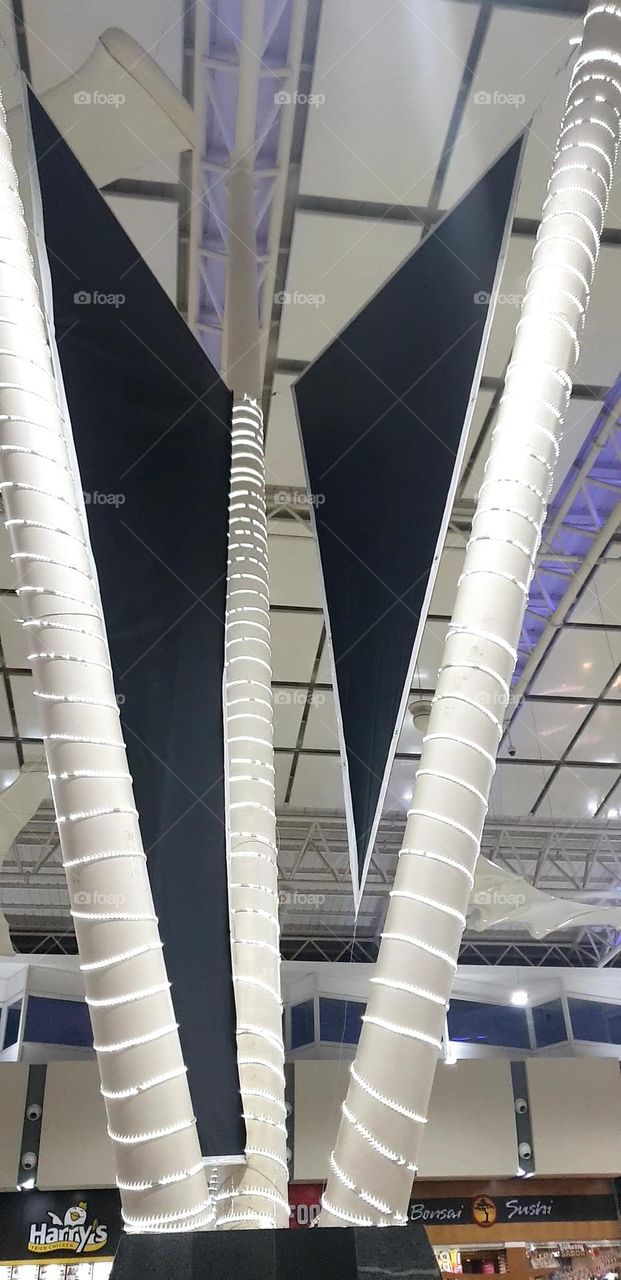 containment design of the central roof los Aviadores shopping center