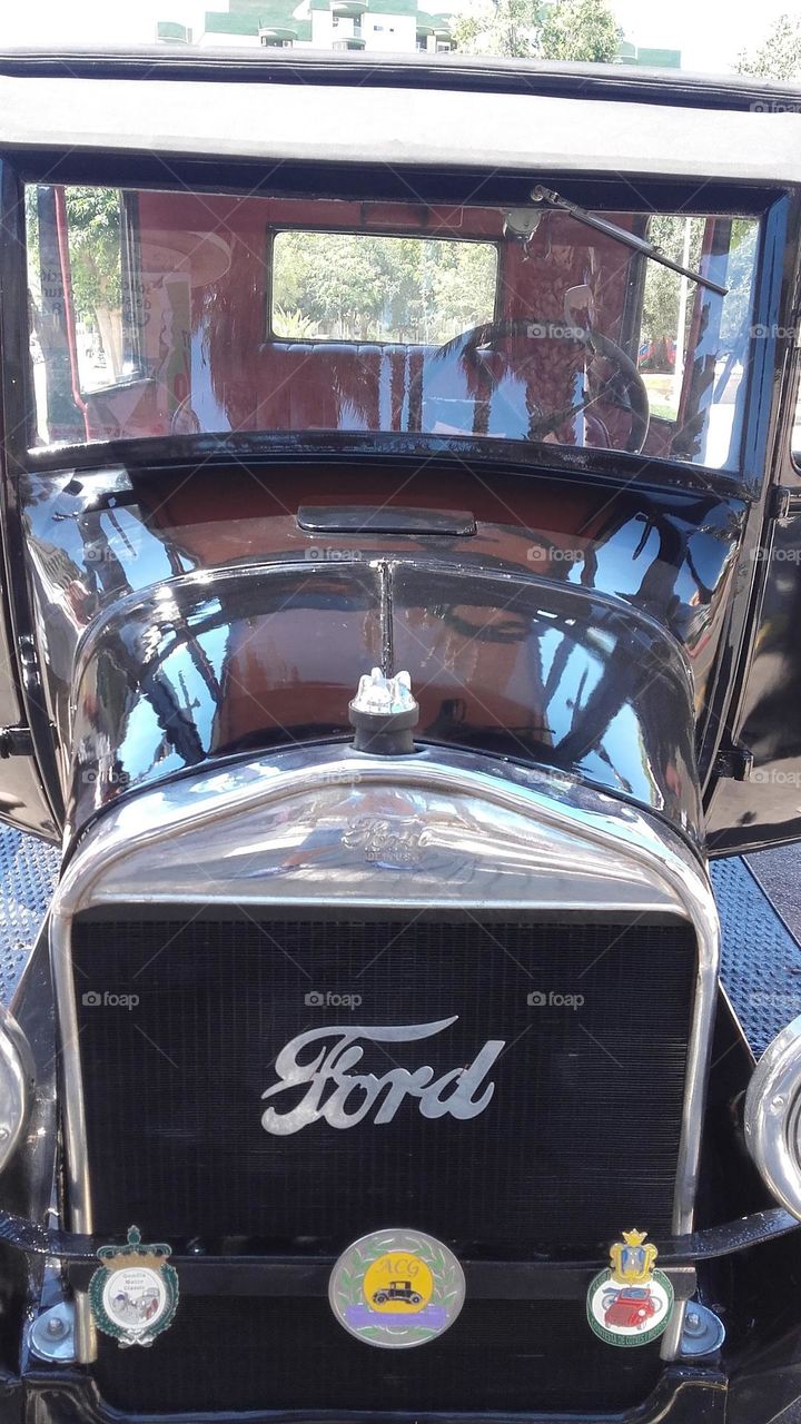 FORD CLÁSICO