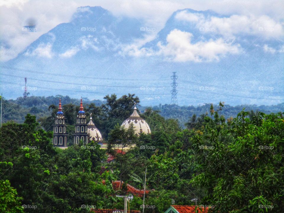 The scenery of the countryside above the height looks beautiful naturally