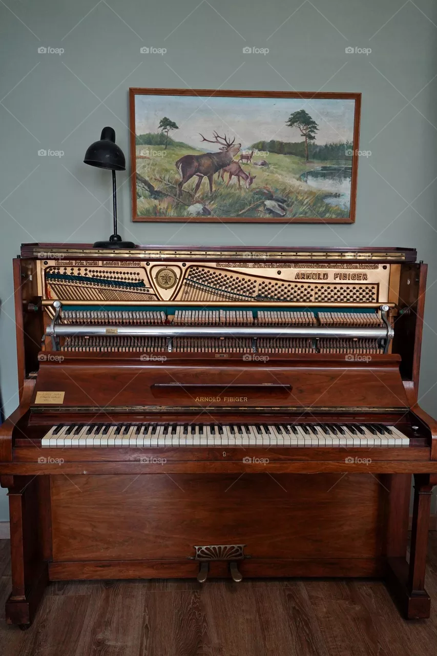 Retro piano