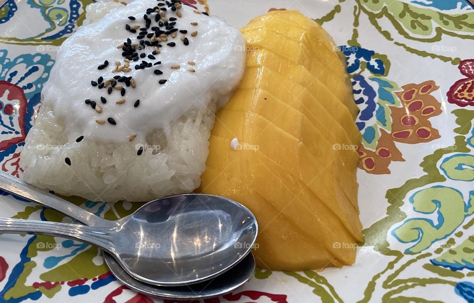 Thai sticky rice with mango