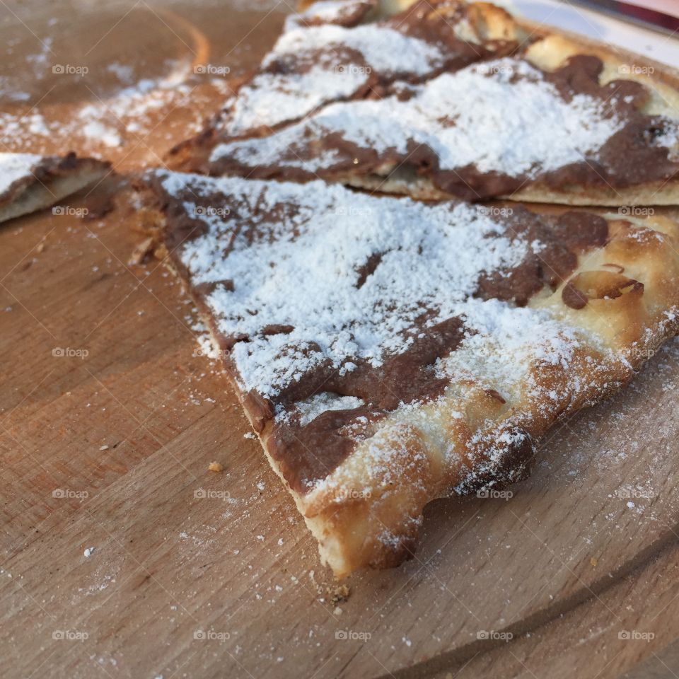 Nutella pizza. Nutella pizza for dessert!