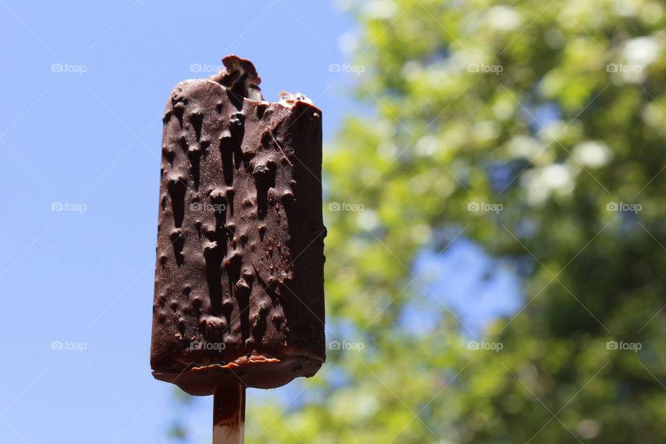 cookies and cream chocolate ice cream bar
