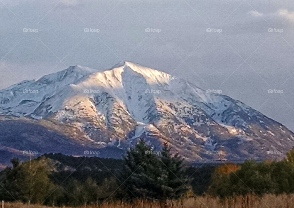 Fresh powder blankets the peaks