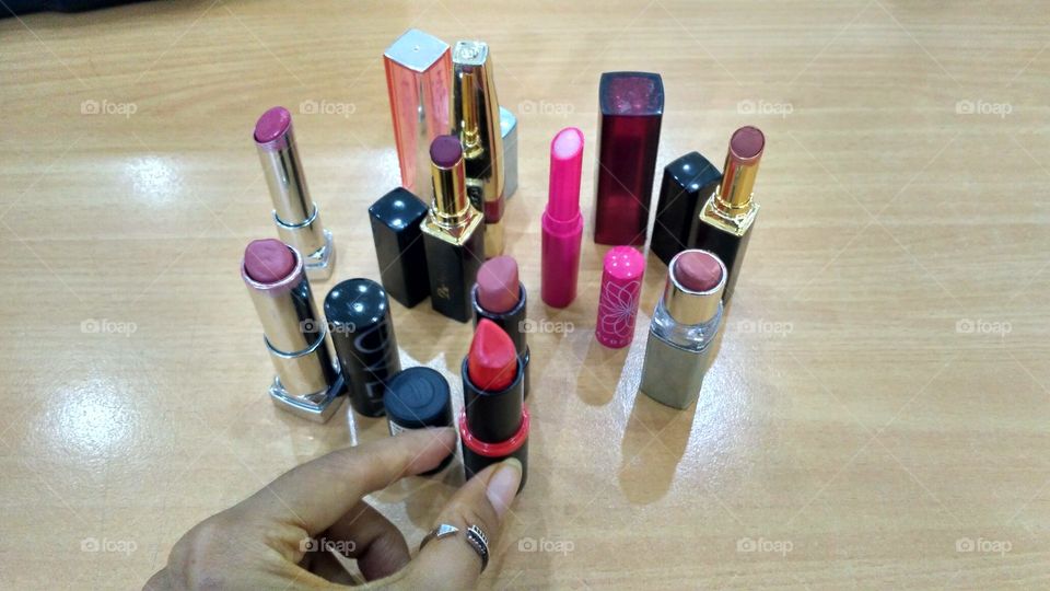 choose your daily lipstick colour n make it different