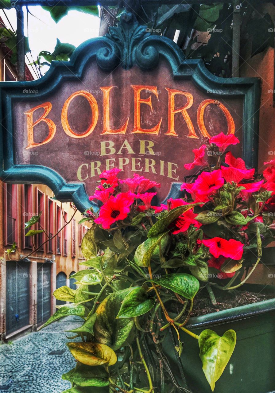 Bolero bar and creperie