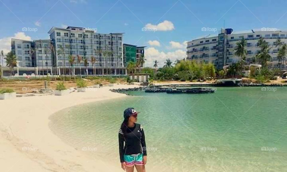 With the beautiful view in sandbar resort! 😍