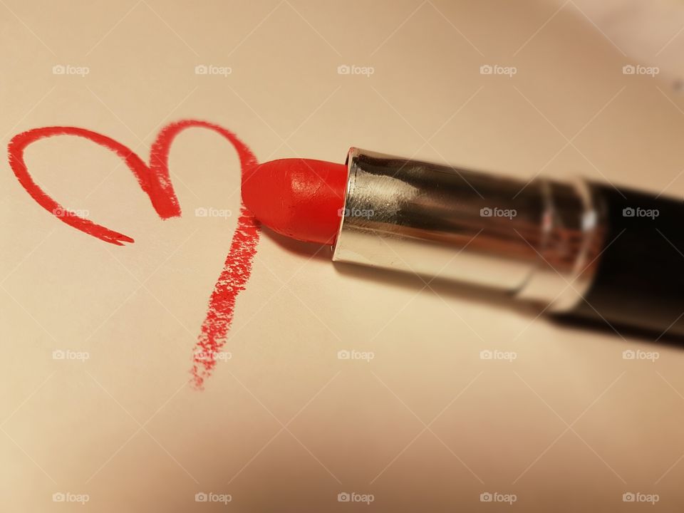 lipstick heart drawing