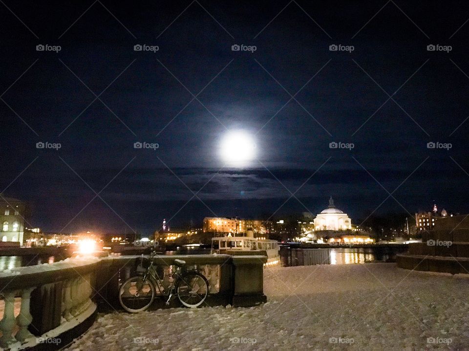 fullmoon over stockholm